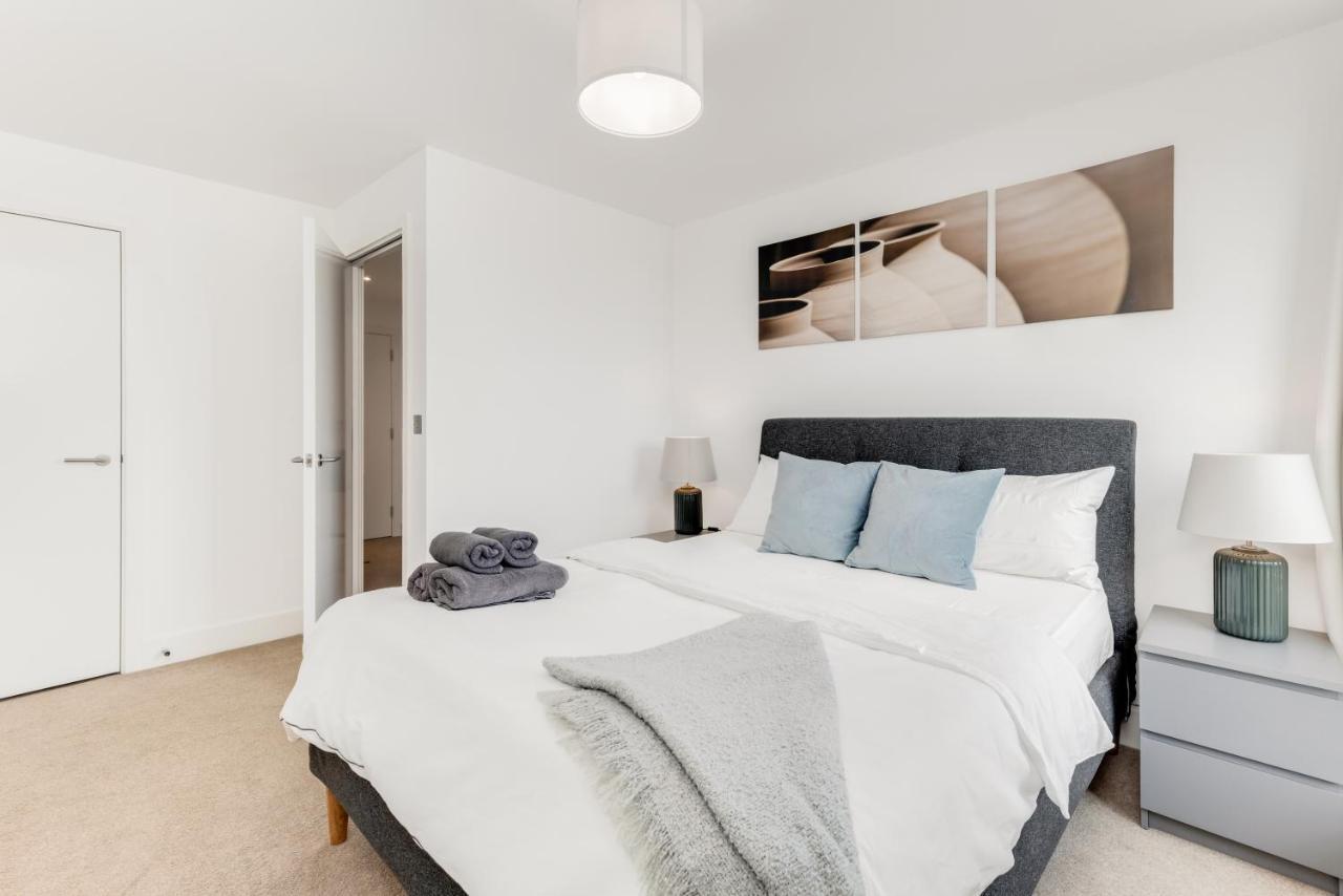 Khayat Homes - The Ferry - Two Bed * Londen