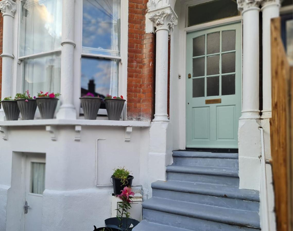 Three Bedroom House Apartamento *