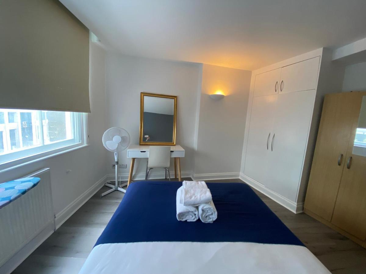 2 Bed Flat Outside Liverpool Street Station! Apartment