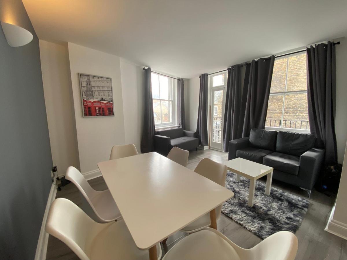 2 Bed Flat Outside Liverpool Street Station! * London