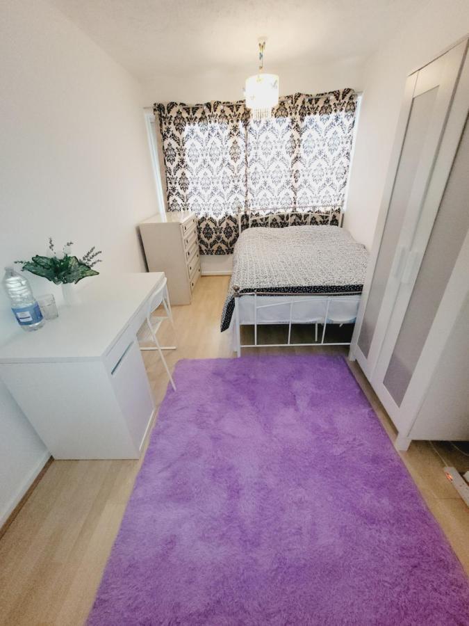 Homestay Excellent Big Double Cheap Price Around *