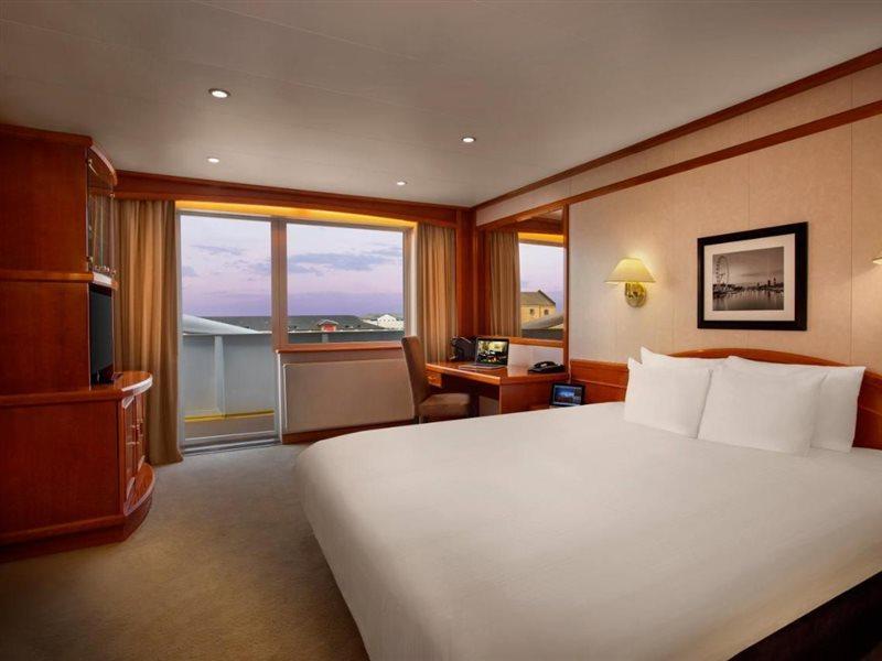 Sunborn Yacht Hotel