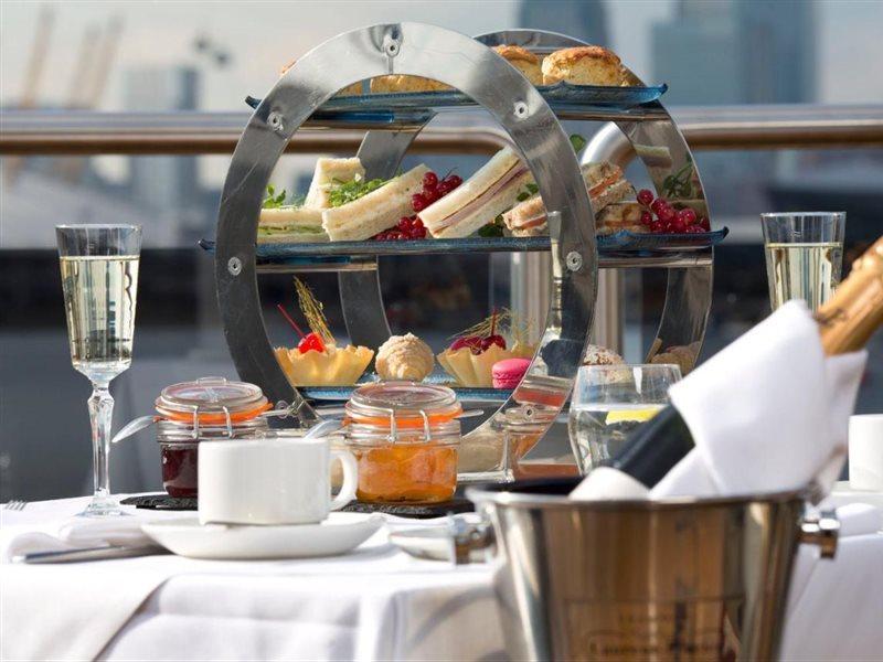 Sunborn Yacht Hotel 4*