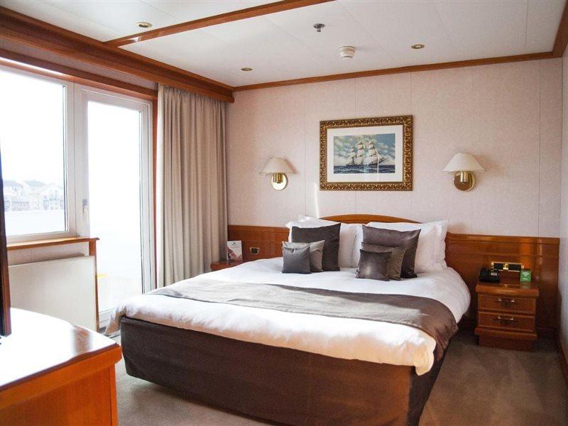 Sunborn Yacht Hotel
