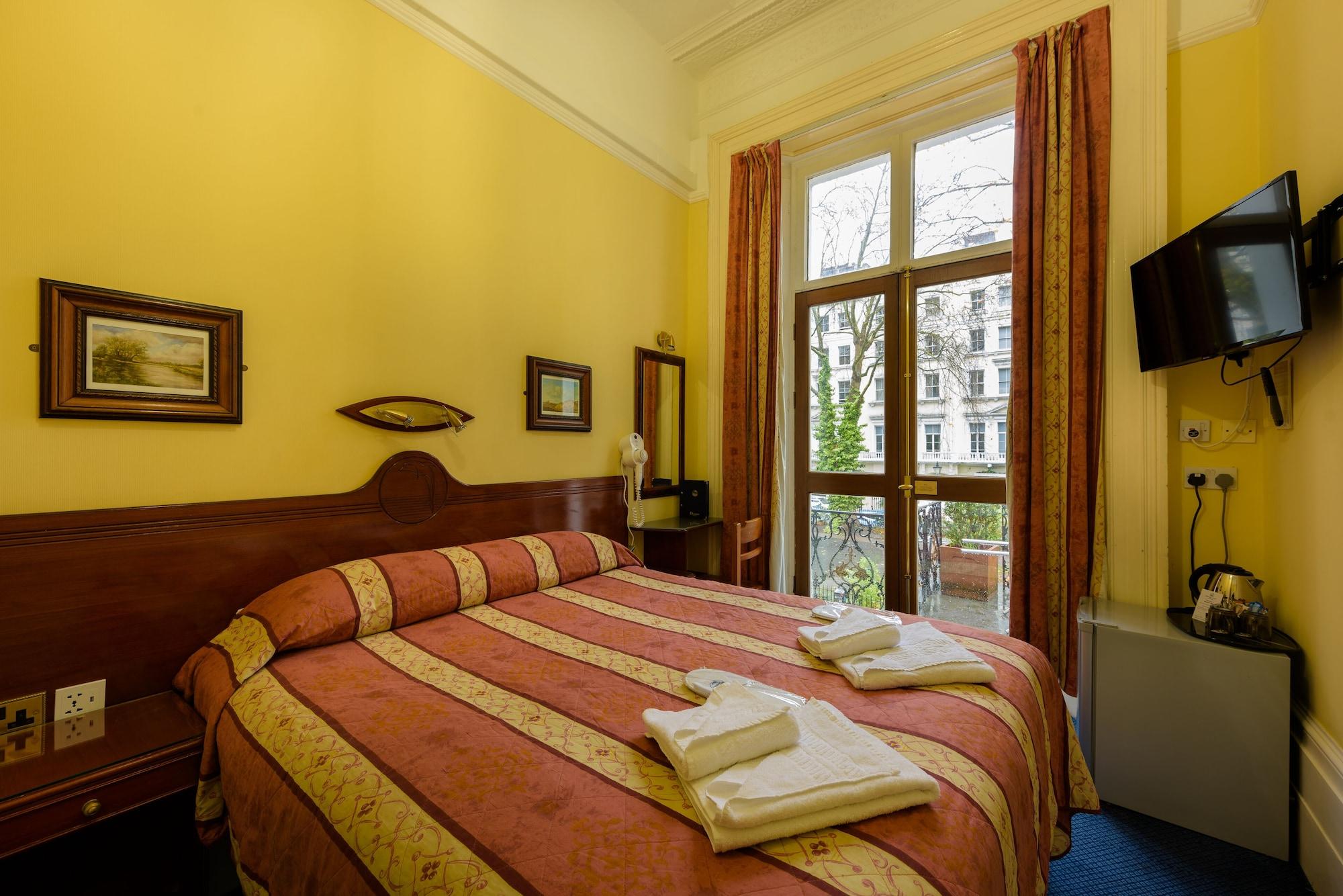 Dolphin Hotell