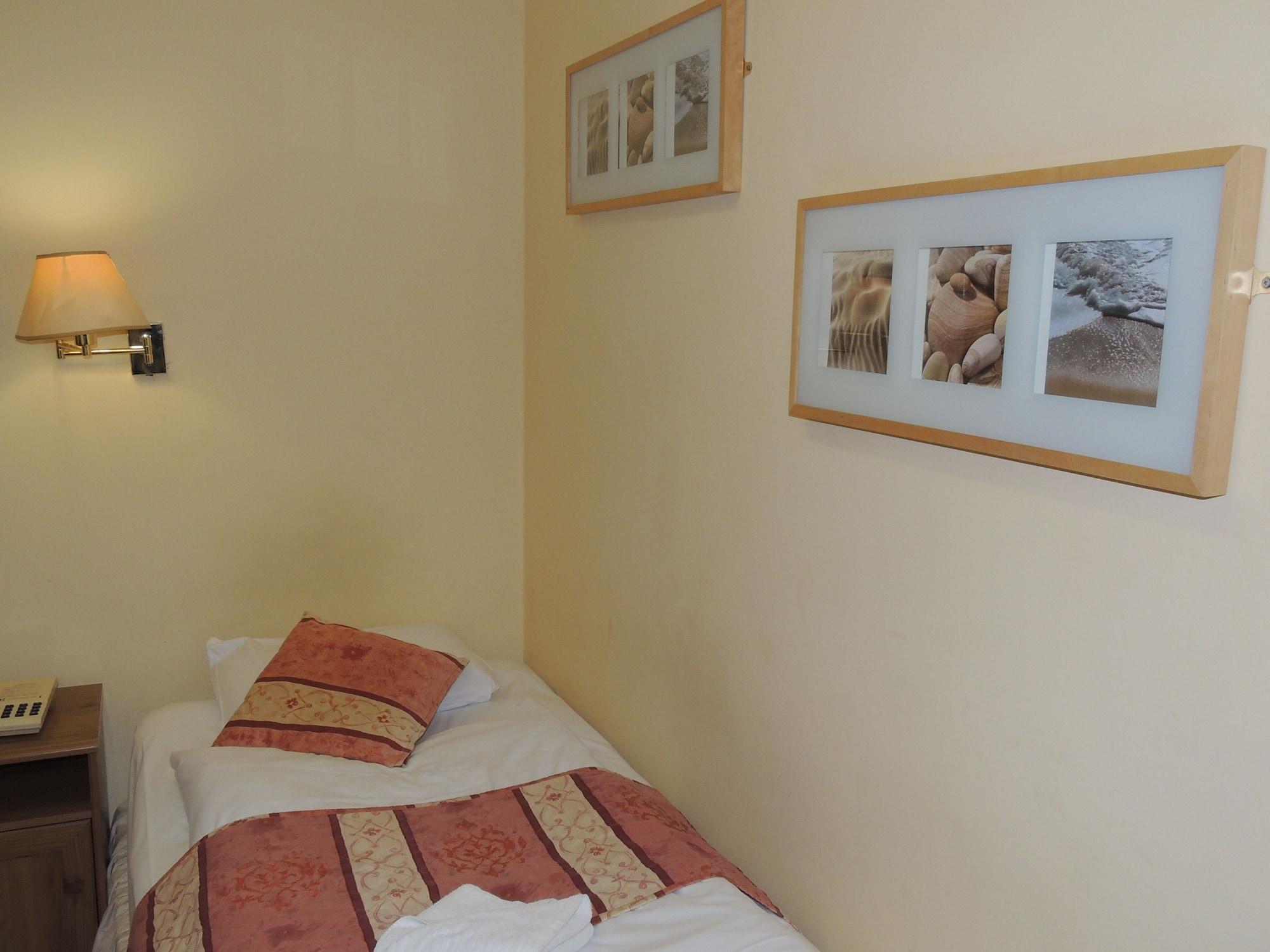 Dolphin Hotell