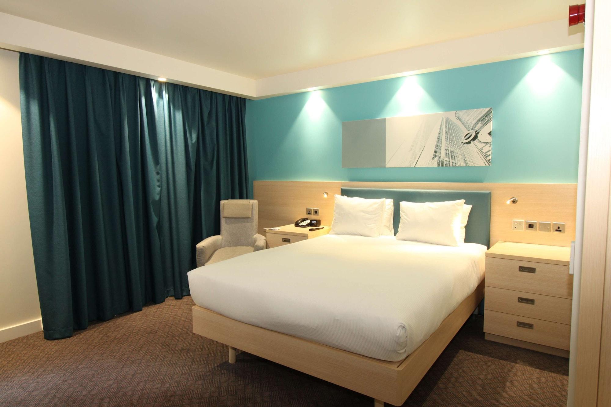 Hampton By Hilton Docklands Hotell 3*