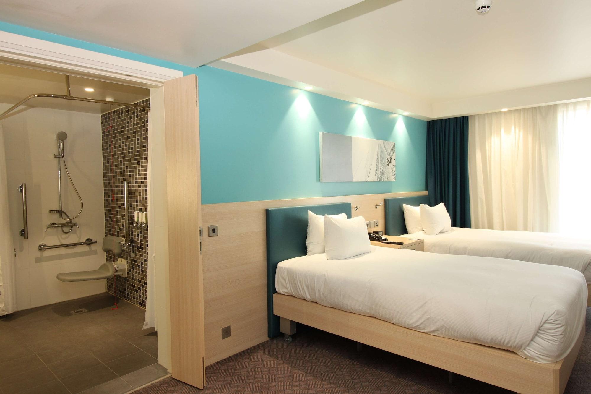 Hampton By Hilton Docklands Hotell 3*