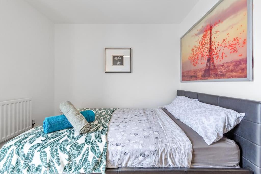 Lovely & Cosy 2 Beds Skyline View London