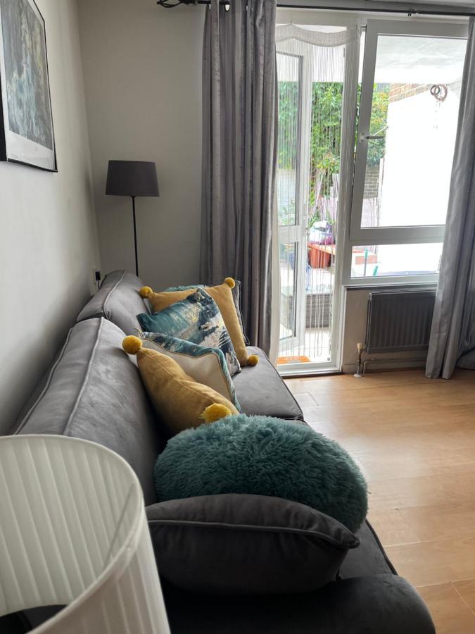 1 Bedroom Garden Flat Zone 2 Apartment *
