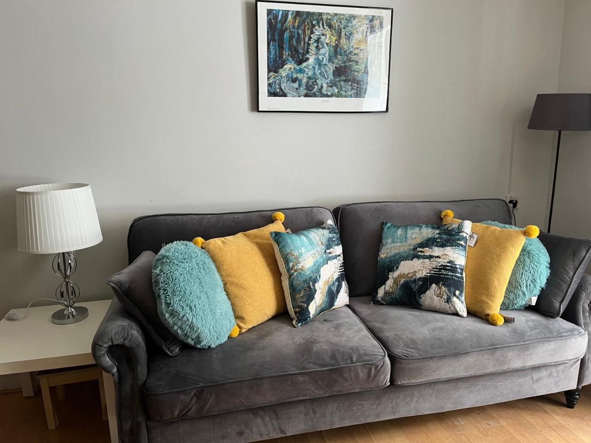 Apartment 1 Bedroom Garden Flat Zone 2 *