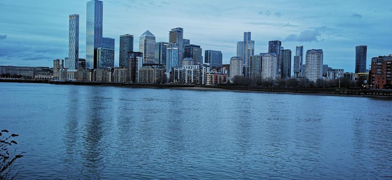 Homestay Stunning Massive Bedroom +direct Thames River View *