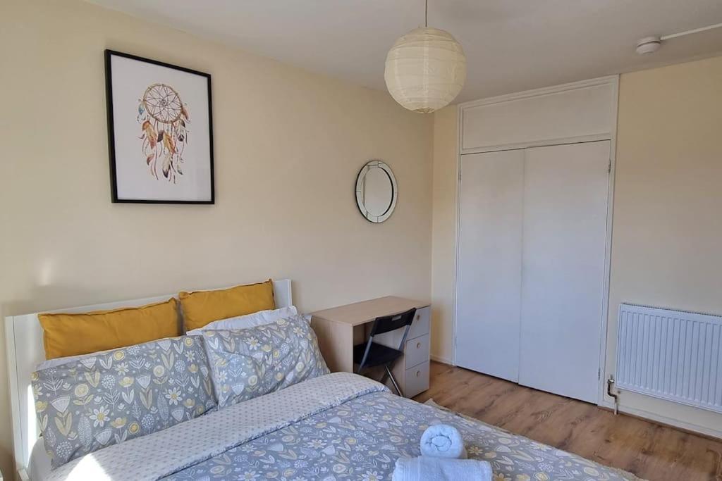 Large Duplex In Bermondsey Apartment *