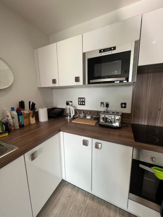 Cityscape Serenity: 10th Floor Oasis Near City Airport, Excel & 02 Apartamento Londres