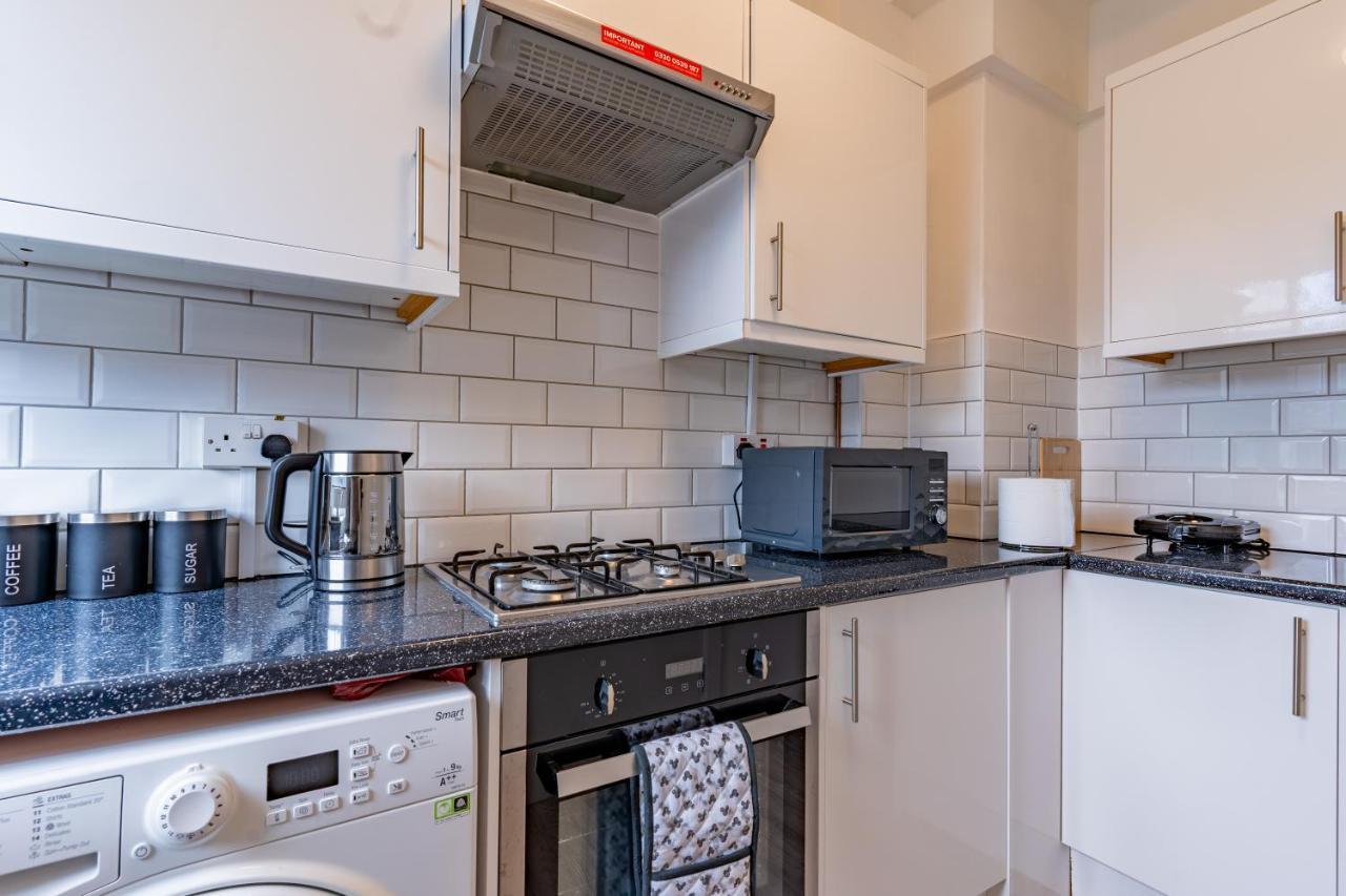 Bright 1 Bed Flat Near Bridge * London