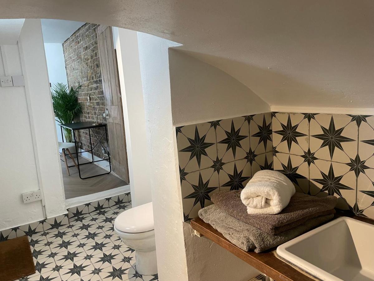 Beautiful Victorian House, Sleeps 12