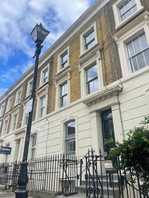 Beautiful Victorian House, Sleeps 12 * Londres