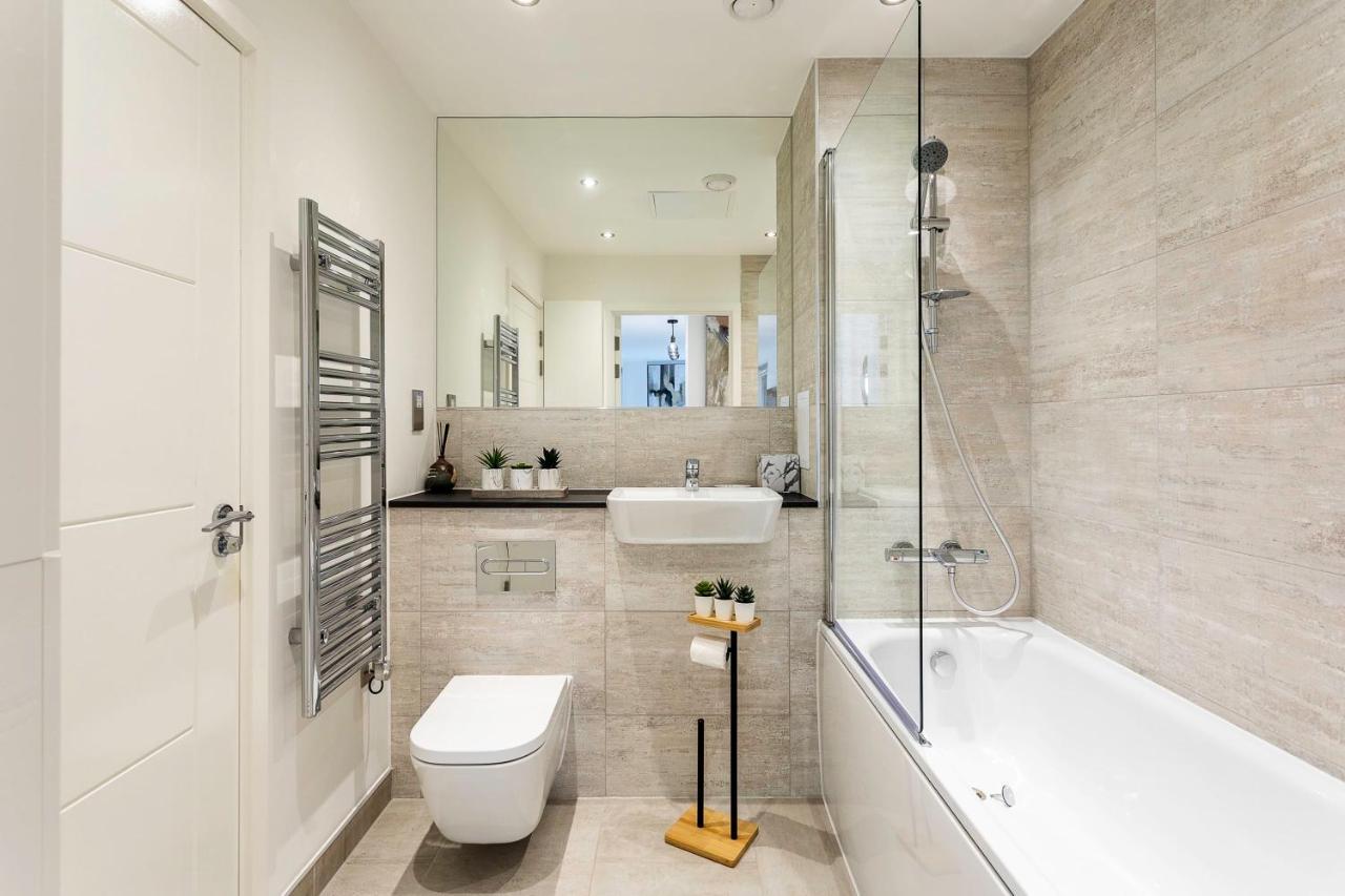 Apartment White Marble Tranquility, Park Side Life London