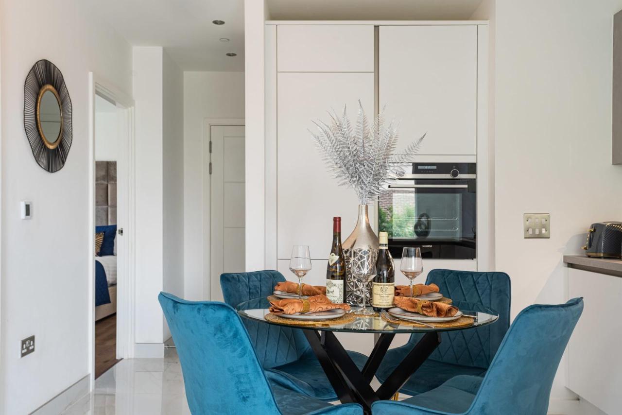 White Marble Tranquility, Park Side Life Apartment *