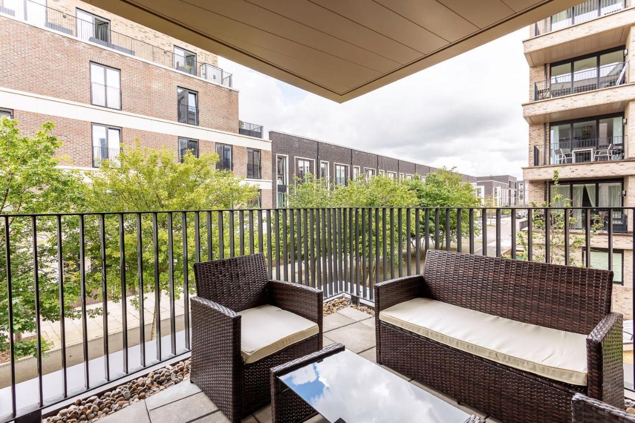 Apartment White Marble Tranquility, Park Side Life London