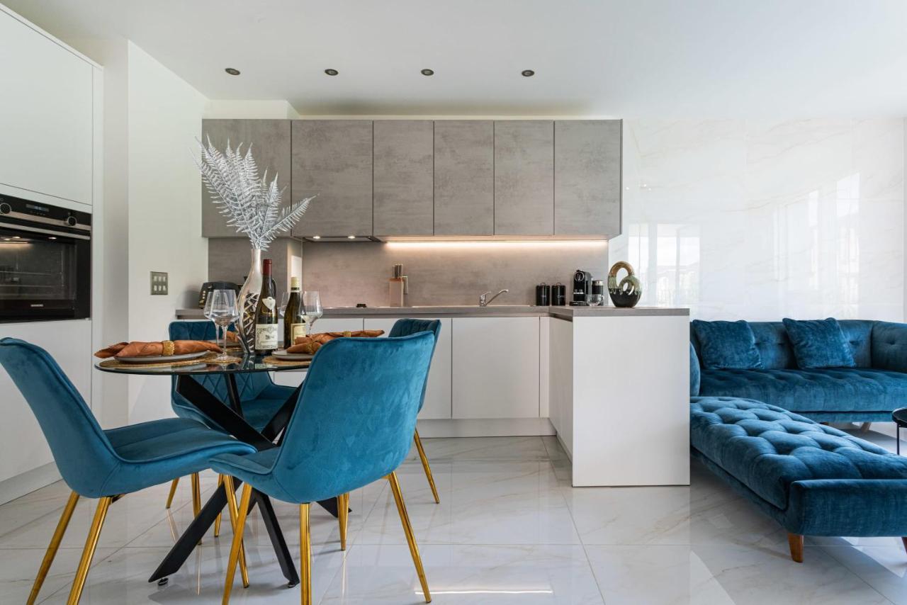 White Marble Tranquility, Park Side Life Apartment