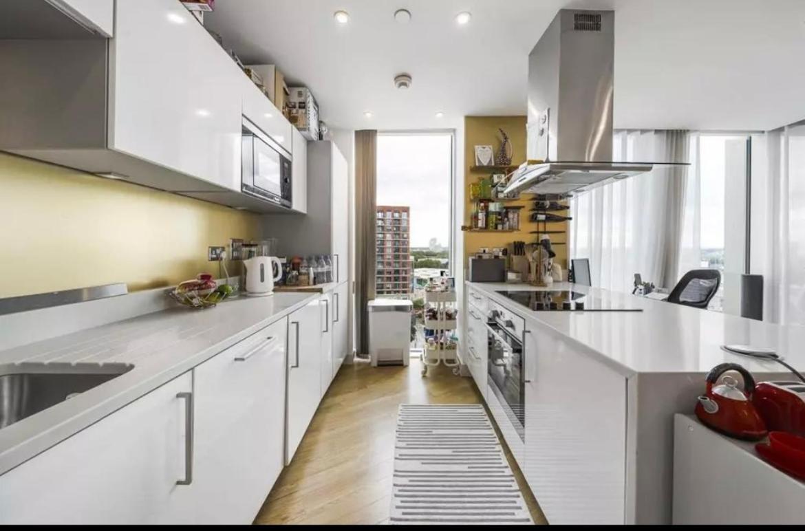 Ontario Point Flat Only Double Bedroom Homestay