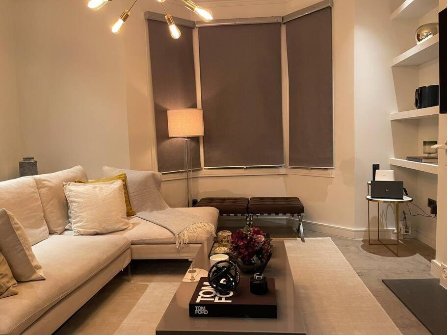 Apartment Quintessential Town House Close To London