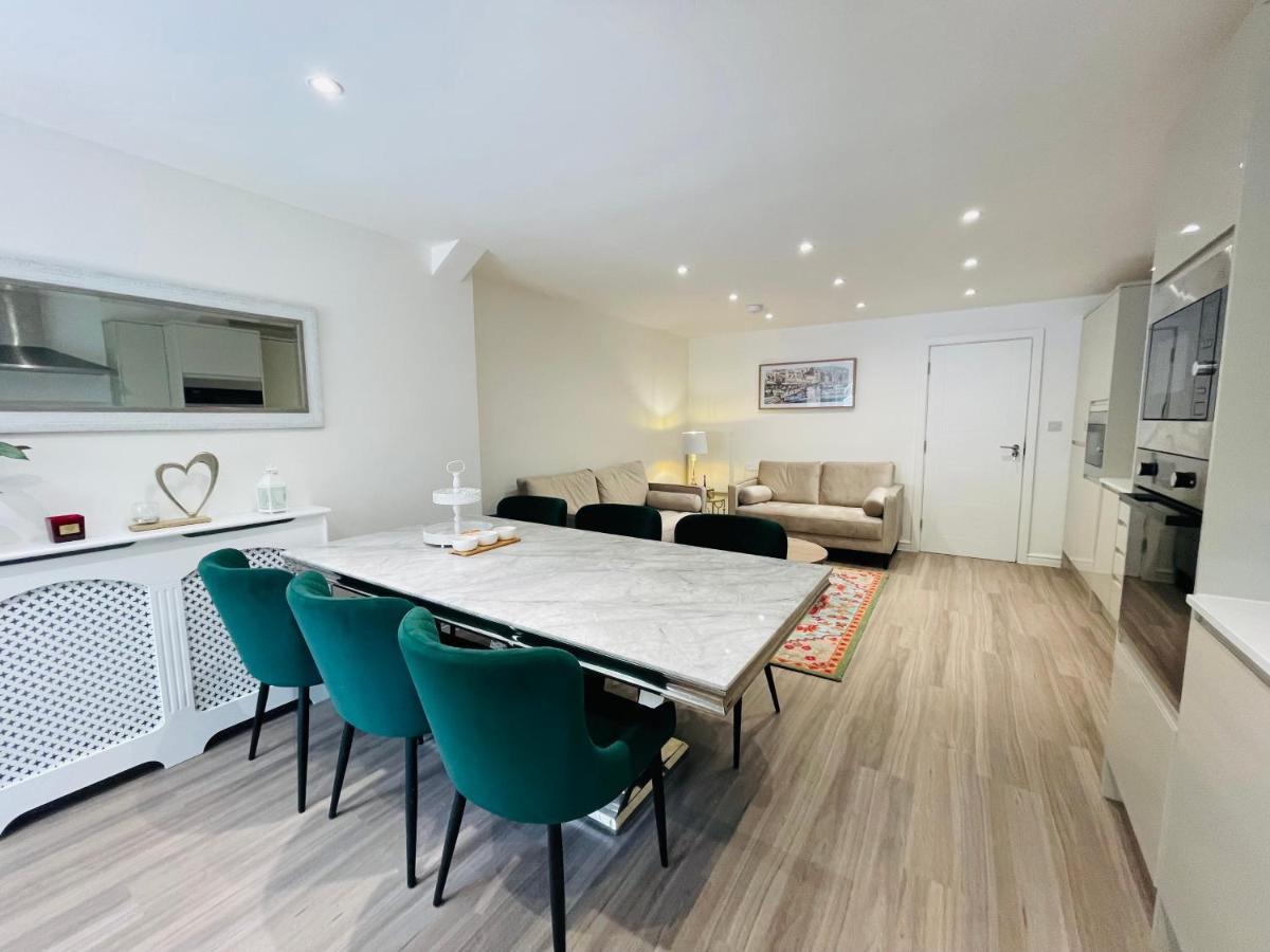 Pensión Riverside Deluxe Double E14 *