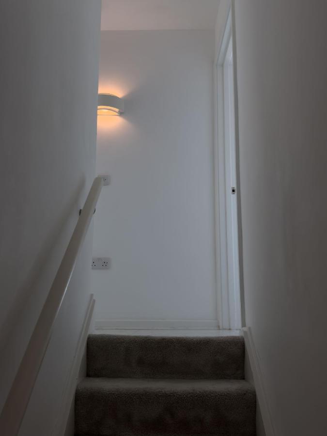 Stylish & Cosy Nest Near River Thames Londres