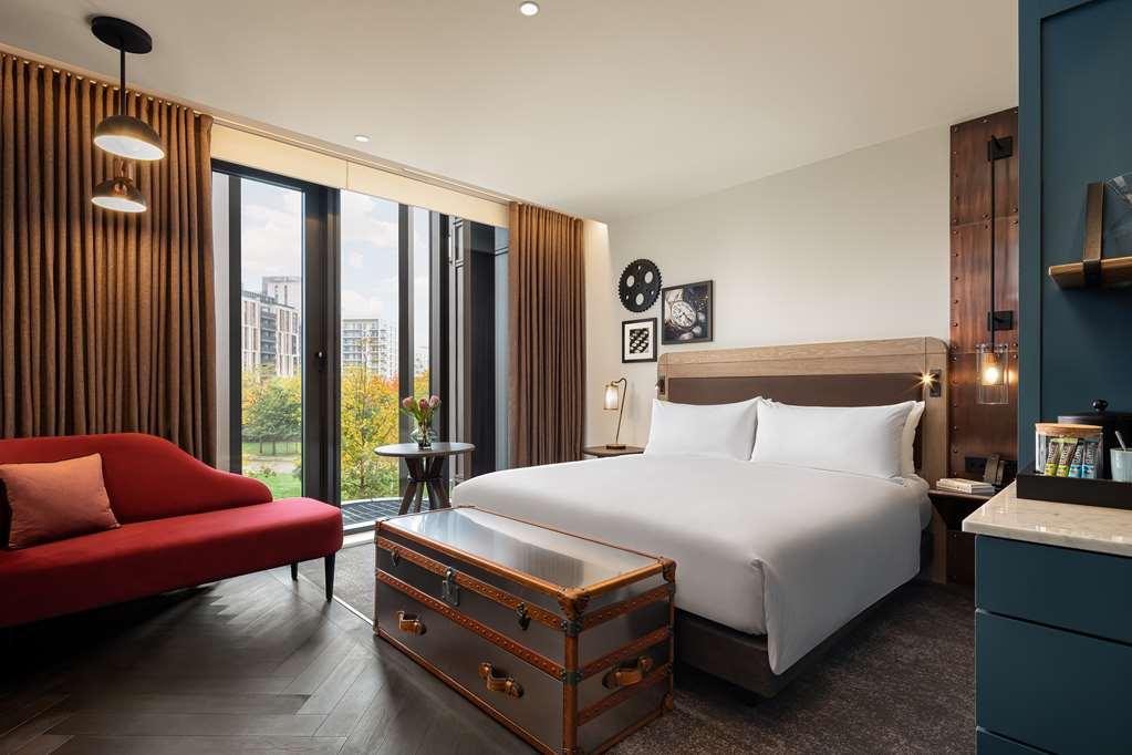 The Gantry Curio Collection By Hilton 4* London