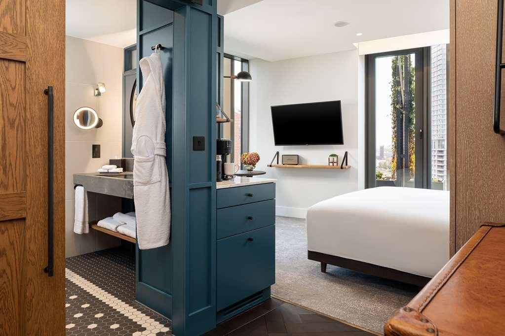 The Gantry Curio Collection By Hilton London