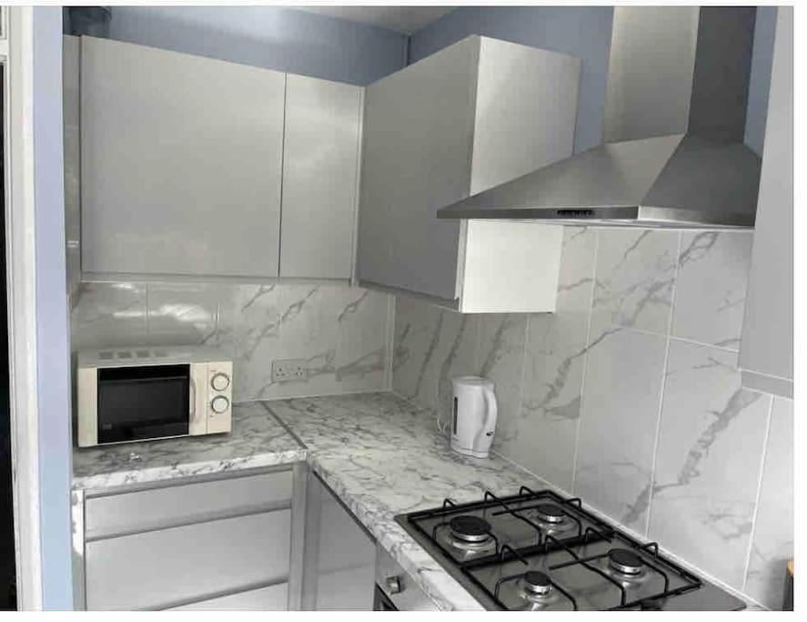 Lovely And Quiet 2 Bedroom Maisonette.free Parking