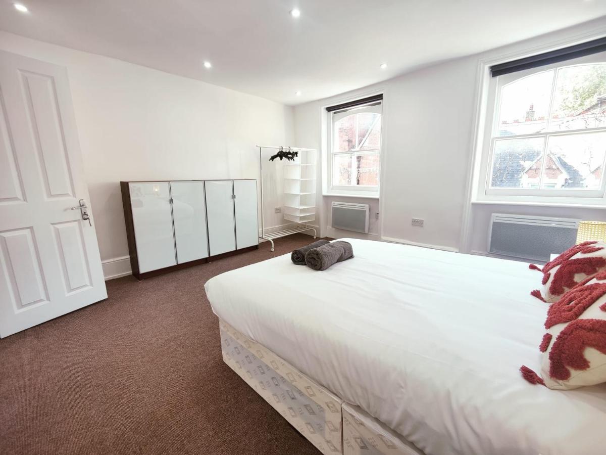 3 Bed Flat Close To Liverpool St & Brick Lane Leilighet London