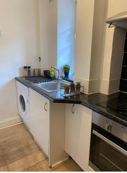Cosy 1 Bed Flat In With View Of Shard Apartment