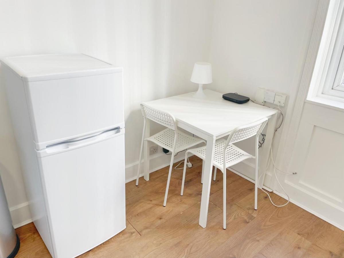 Apartment 1 Bedroom Gem, Prime Location. London
