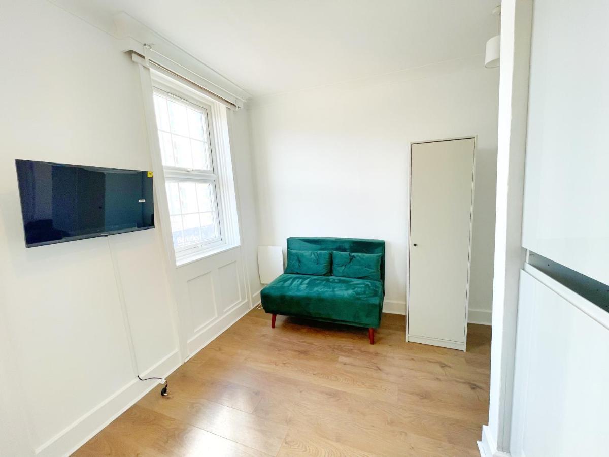 Apartment 1 Bedroom Gem, Prime Location. London