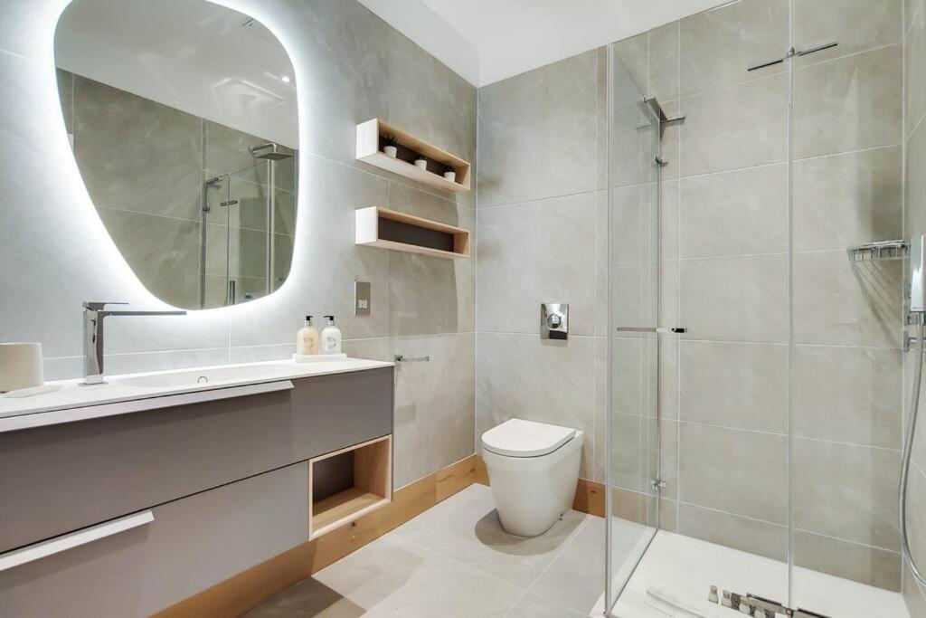 11 Borough - Bright & Spacious 2-bed Near Bridge