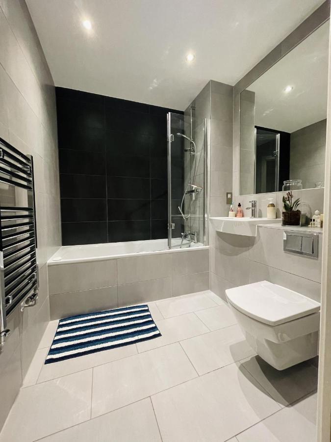 Private In Modern Flat In Great Location Londen