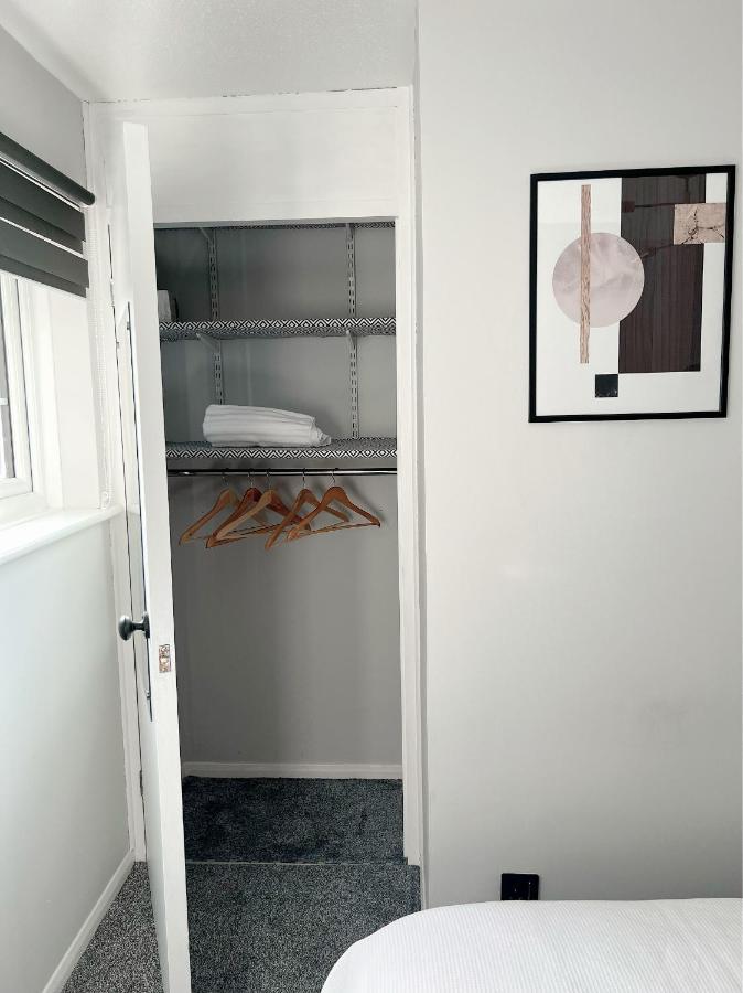 Holiday home Stunning In Beckton With Private Entrance *