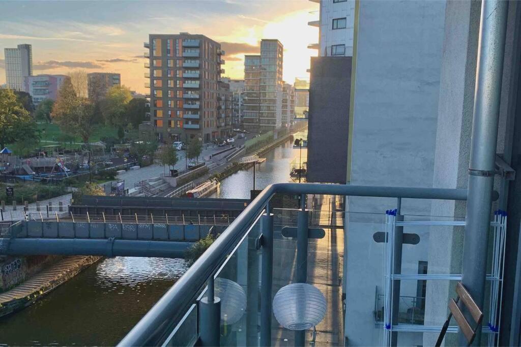 Canal * Londres