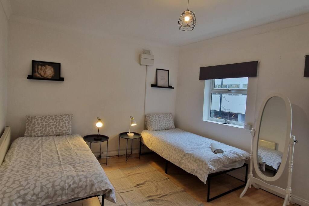 2 Bedroom Flat In Zone 2 Lnd Apartamento Londres