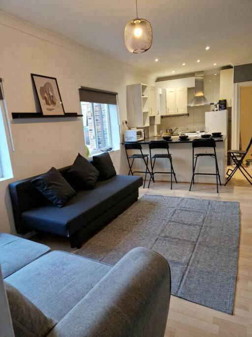 2 Bedroom Flat In Zone 2 Lnd Londres