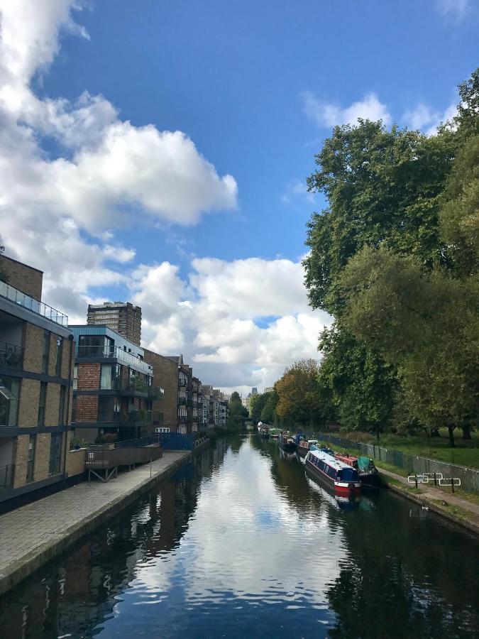 Spacious Modern 1-bed Near Victoria Park Apartment *