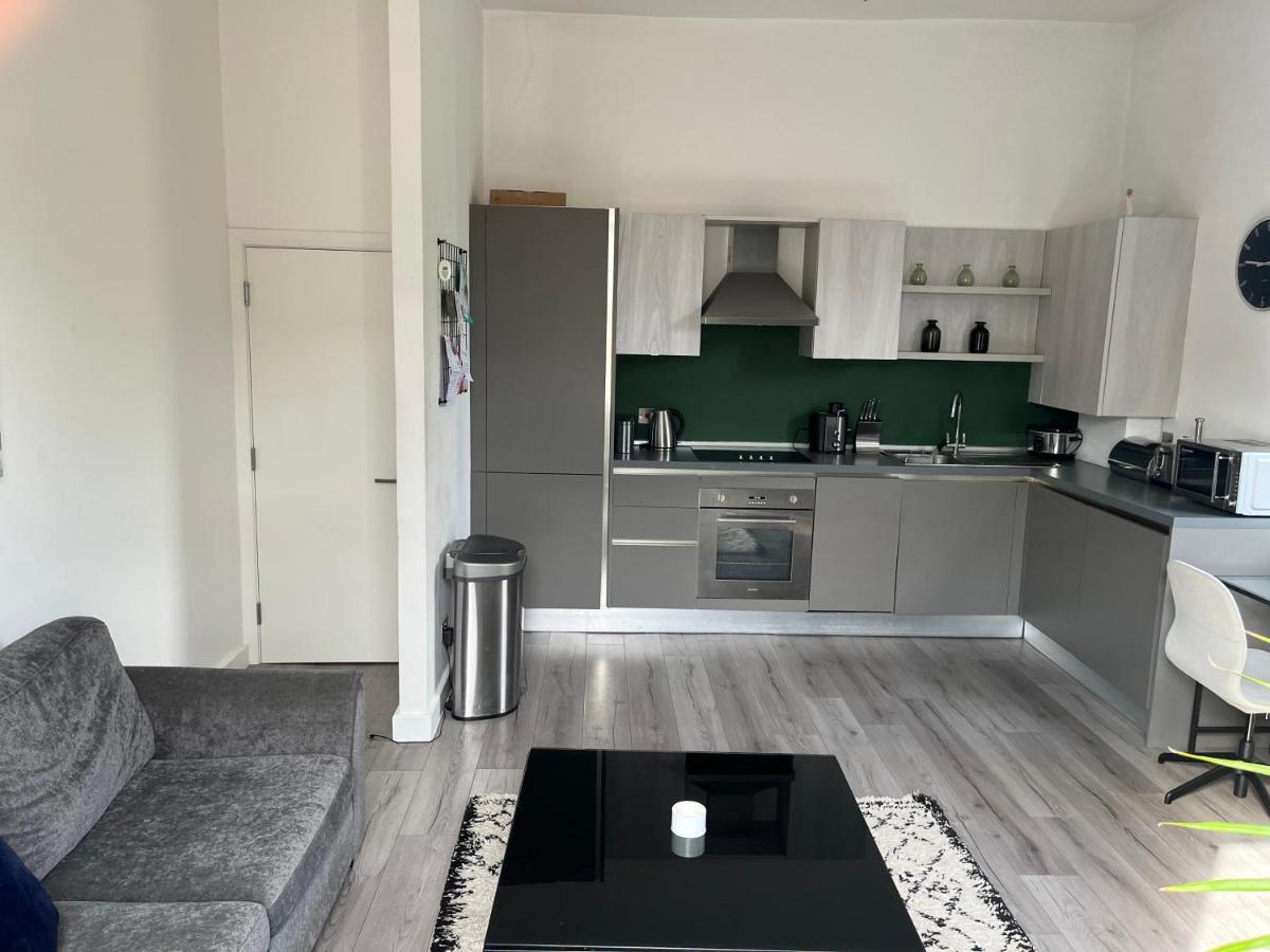 Apartment Spacious Modern 1-bed Near Victoria Park