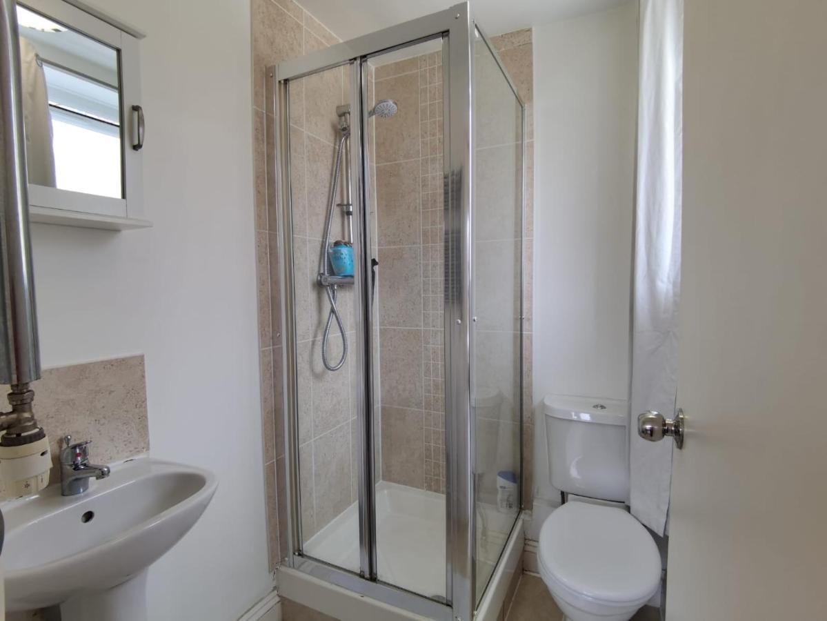 Canary Wharf Balcony Homestay London