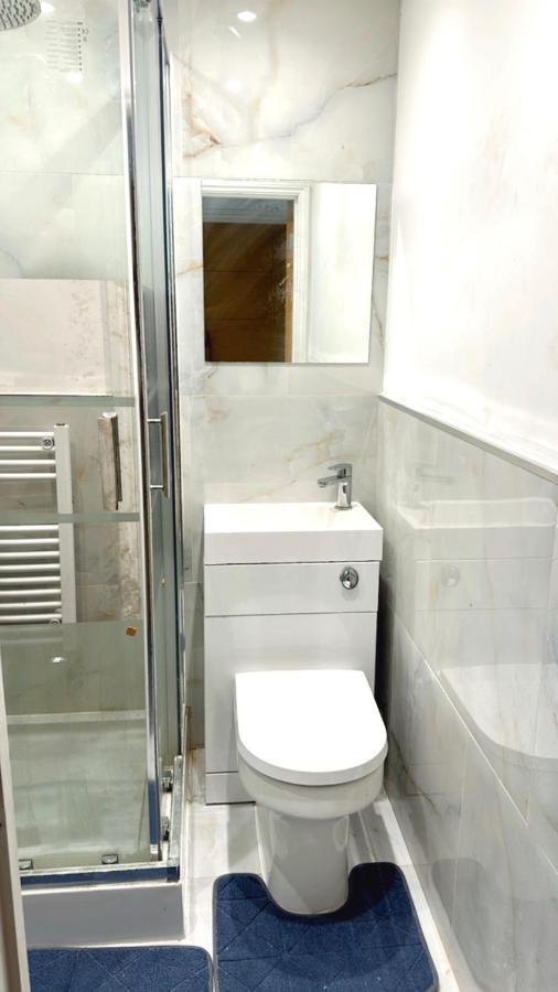 Guest house 7 Venus Road 1 *