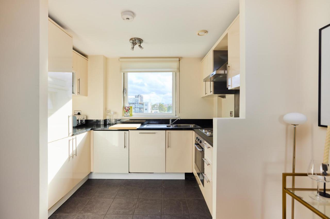 The Weavers Field Place - Classy 3bdr Flat With Terrace Leilighet *