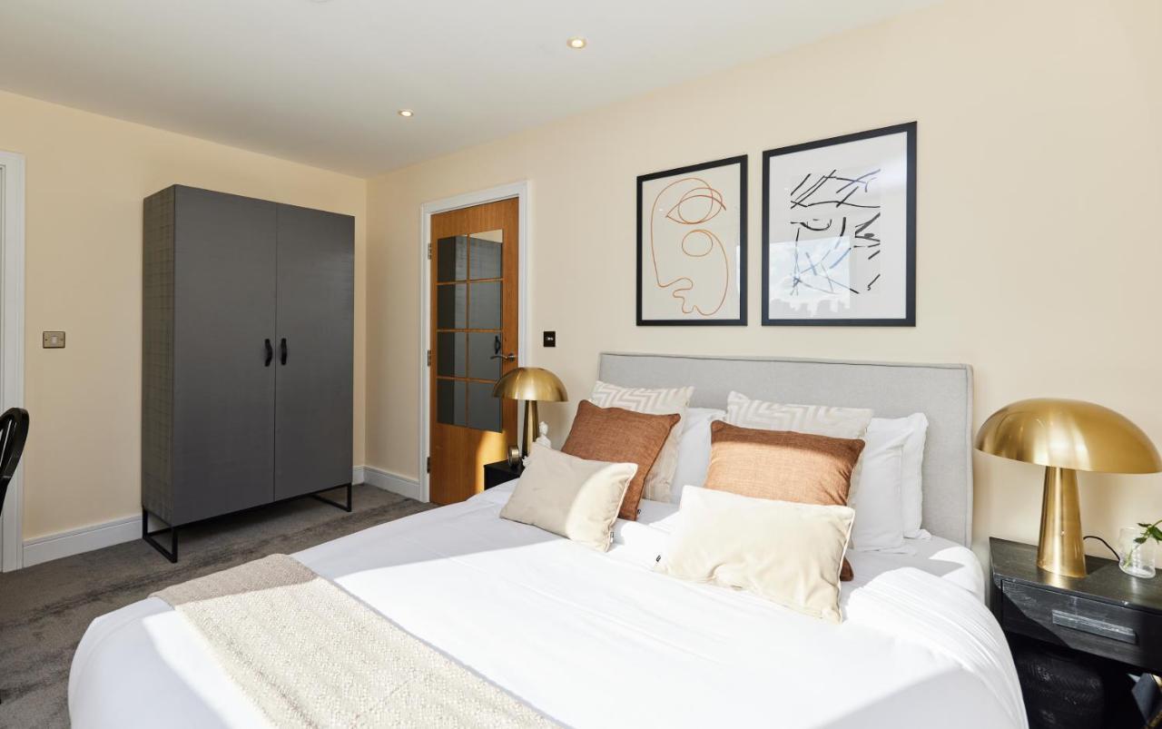 The Weavers Field Place - Classy 3bdr Flat With Terrace