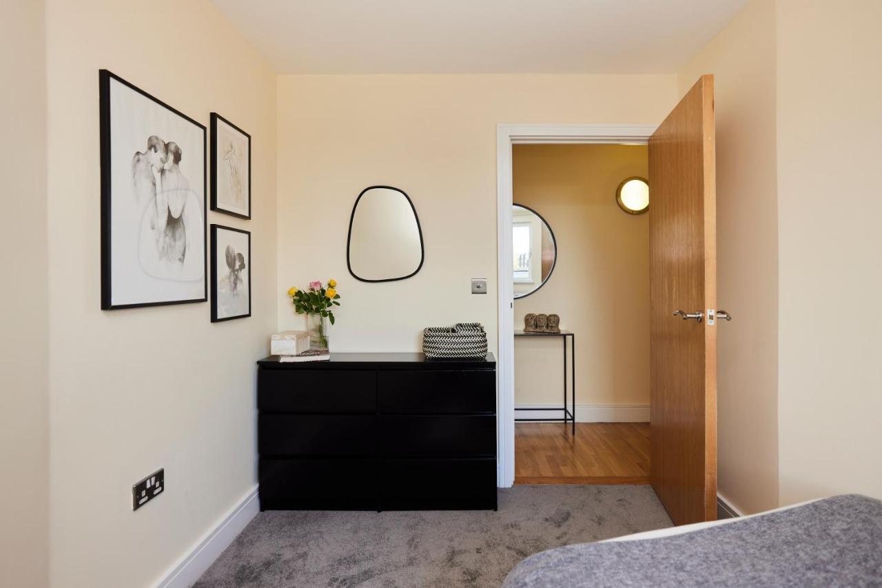 The Weavers Field Place - Classy 3bdr Flat With Terrace Leilighet *
