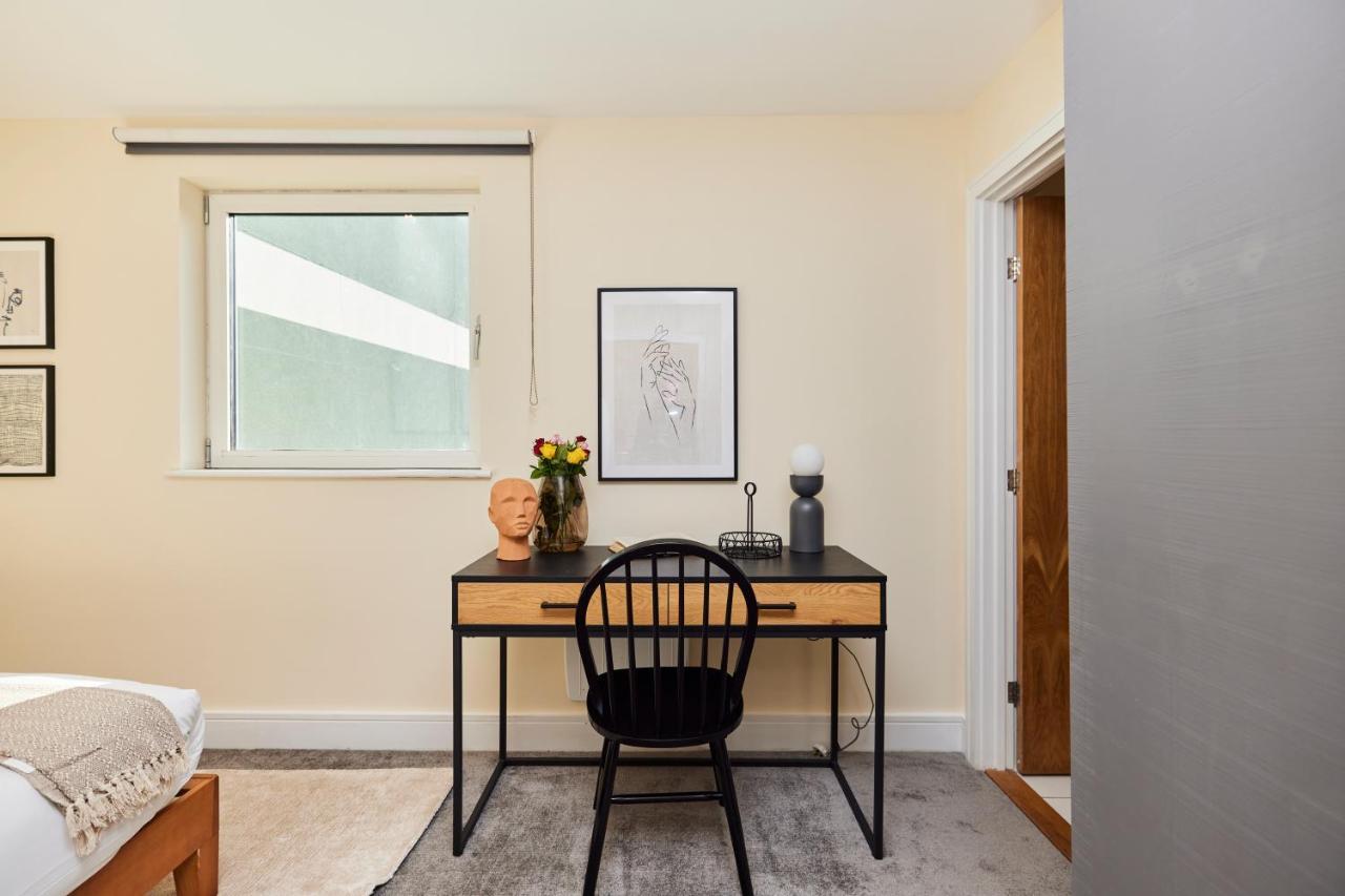 The Weavers Field Place - Classy 3bdr Flat With Terrace